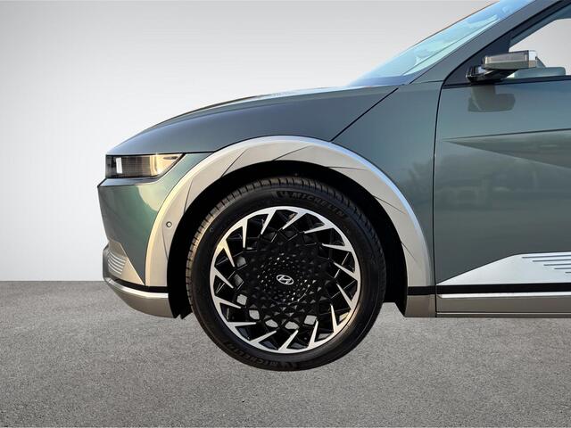 Hyundai IONIQ 5 Lounge AWD 77 kWh | Digitale Buitenspiegels(DSM) | Lounge Stoelen | Head-Up Display | BOSE Audio | Vol-Leder | 360° Camera | 20'' Velgen | Rijklaarprijs!