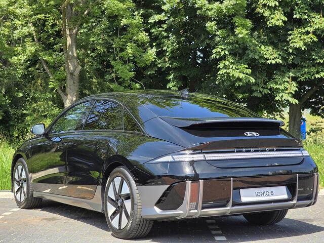 Hyundai IONIQ 6 Connect 77.4 kWh | 1.636 KORTING | WARMTEPOMP | HEAD UP DISPLAY | VOORVERWARMEN | V2L |