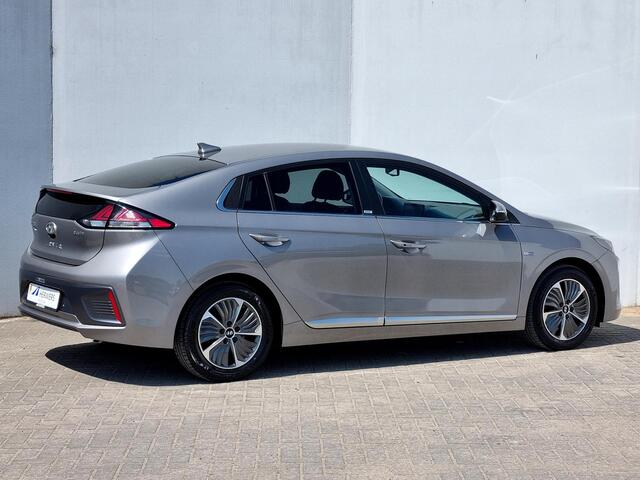 Hyundai IONIQ 1.6 GDi PHEV Comfort Plus Automaat / Navigatie / Camera / Android Auto/Apple Carplay / Cruise Control Adaptief / Winterset Meerprijs ¤499,-