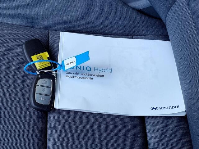 Hyundai IONIQ 1.6 GDi PHEV Comfort Plus Automaat / Navigatie / Camera / Android Auto/Apple Carplay / Cruise Control Adaptief / Winterset Meerprijs ¤499,-