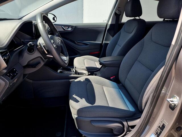 Hyundai IONIQ 1.6 GDi PHEV Comfort Plus Automaat / Navigatie / Camera / Android Auto/Apple Carplay / Cruise Control Adaptief / Winterset Meerprijs ¤499,-