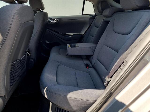 Hyundai IONIQ 1.6 GDi PHEV Comfort Plus Automaat / Navigatie / Camera / Android Auto/Apple Carplay / Cruise Control Adaptief / Winterset Meerprijs ¤499,-
