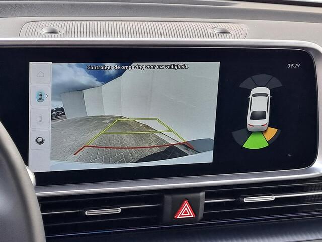 Hyundai IONIQ 6 Connect 77.4 kWh Automaat / Lederen Bekleding / Elektr. Achterklep / Cruise Control Adaptief / Camera / Navigatie / Stoelverwarming