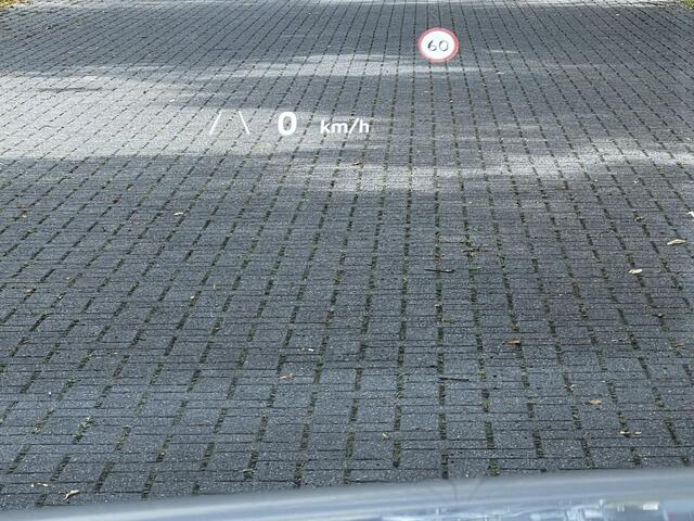 Hyundai IONIQ 5 Lounge AWD 77.4 kWh automaat / Dealer onderhouden / Relax Pakket / weinig km / HUD / Camera 360° / Leder / Elektrische stoelen en klep / 20" LM wielen /