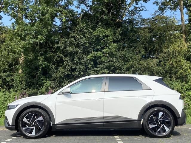 Hyundai IONIQ 5 Connect+ 84 kWh | ¤4700 KORTING | 84 KWH ACCUPAKKET | STOEL/-STUUR VERWARMING | WARMTEPOMP |