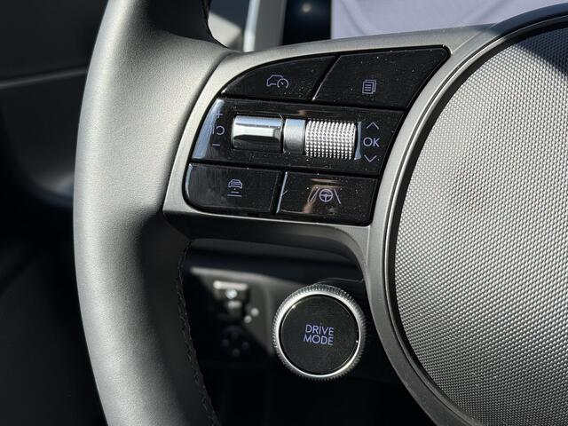 Hyundai IONIQ 6 Connect 77.4 kWh Automaat / Lederen Bekleding / Elektr. Achterklep / Stoel Verkoeling+Verwarming / 18" LM Velgen / Cruise Control Adaptief / Camera / Navigatie /