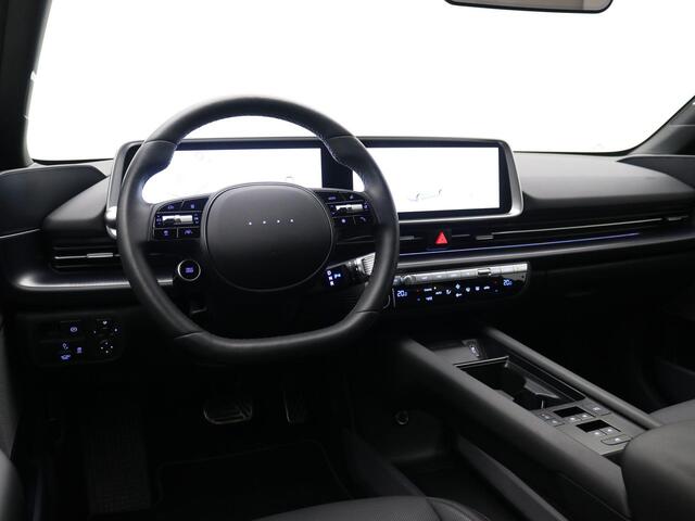 Hyundai IONIQ 6 Lounge 77.4 kWh / Dealeronderhouden / NL auto / Stoel-, Stuur en Achterbankverwarming / Elektrische Stoelen / Stoelgeheugen / 360 Camera / Warmtepomp / Dodehoek Camera / HUD Display / Full Option /