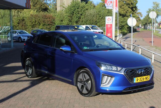 Hyundai IONIQ 1.6 GDi Hybrid Premium - Plus Uiterst nette auto Navigatie, Cruise Control, Climate Control, Trekhaak