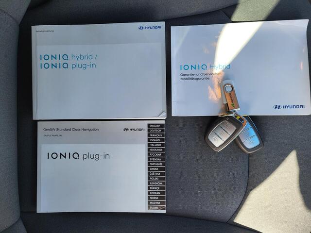 Hyundai IONIQ 1.6 GDi PHEV Comfort Automaat / Navigatie / Camera / Android Auto / Apple Carplay / Infinity-Sound / Cruise Control Adaptief / Stuur- en voorstoel verwarming