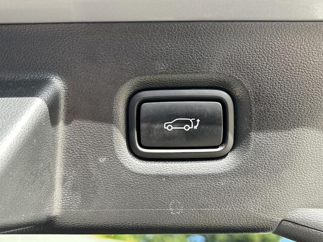 Hyundai IONIQ 5 Lounge 73kWh Automaat / Afneembare trekhaak / Trekhaak ( 1.600 kg ) / HUD / Apple carplay Android auto / Head-up Display / Stoelverwarming- en verkoeling / Bose geluidsinstallatie / Lederen bekleding /