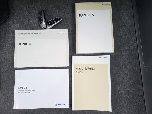 Hyundai IONIQ 5 Lounge 73kWh Automaat / Dealer onderhouden / Afneembare trekhaak ( 1.600 kg ) / Apple Carplay / Android Auto / Head-up Display / Stoelverwarming- en verkoeling / Bose audio / Lederen bekleding /
