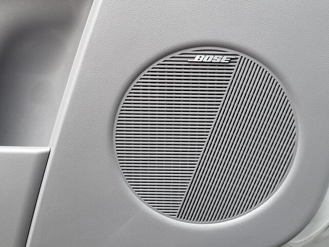 Hyundai IONIQ 5 Connect 77.4 kWh / 100% SOH/ Fabrieksgarantie 12-2029 / Origineel NL auto / Allseason banden / 3 Fasen laden / Navigatie / Camera / Stuur- en stoelverwarming / Bose audio / DAB / Android Auto / Apple Carplay /