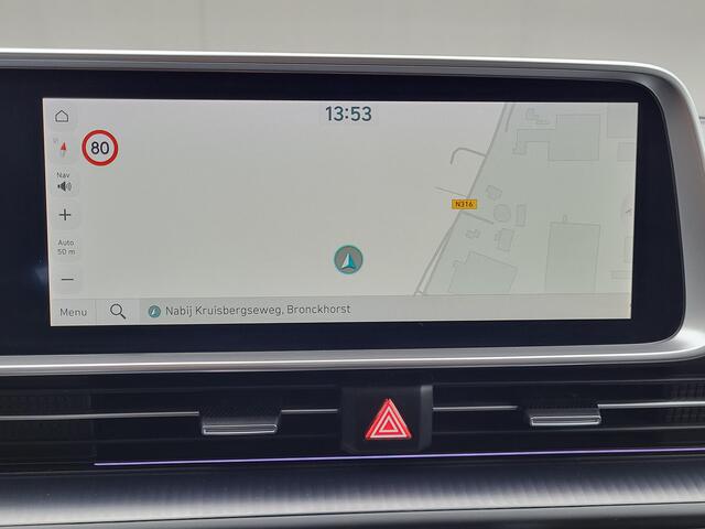 Hyundai IONIQ 6 First Edition AWD 77.4 kWh Automaat / 100% SOH / Origineel NL Auto / tot 04-2009 Fabrieksgarantie / Allseason banden / Schuifkanteldak / 360° camera / Navigatie / Headup Display / Android Auto / Apple Carplay / BOSE audio / Stuur-, voorstoel- en achterb