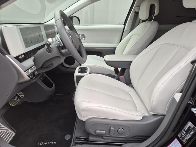 Hyundai IONIQ 5 Connect+ AWD 77.4 kWh Automaat / HUD / Stuur-, en Stoelverwarming / Allseason beanden / Trekgewicht 1600 Kg / Elektrische achterklep / Bose Audio Systeem / Apple Carplay Android Auto / Navigatie / Achteruitrijcamera /