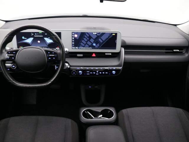 Hyundai IONIQ 5 Style 73kWh Automaat / Trekhaak (afneembaar) / 3 Fase laden / 1600KG Trekgewicht / Navigatie / Stoel & Stuurwiel verwarming voor / Achteruitrijcamera / Keyless Entry /