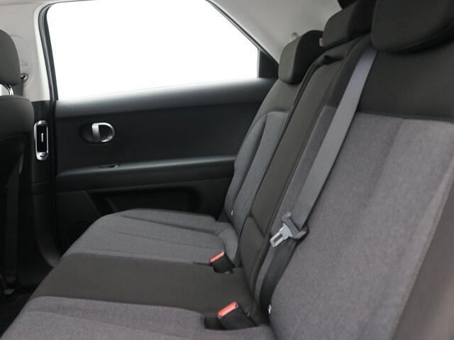 Hyundai IONIQ 5 Style 73kWh Automaat / Trekhaak (afneembaar) / 3 Fase laden / 1600KG Trekgewicht / Navigatie / Stoel & Stuurwiel verwarming voor / Achteruitrijcamera / Keyless Entry /