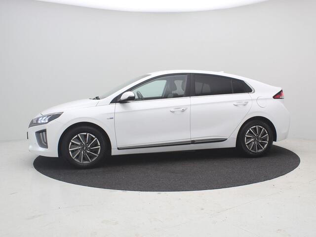 Hyundai IONIQ Premium EV 38 kWh / SoH 100% / NL Auto / 1ste Eigenaar / Dealer odnerhouden / Lederen bekleding / Navigatie / Stoel koeling & verwarming voor / Full Option /