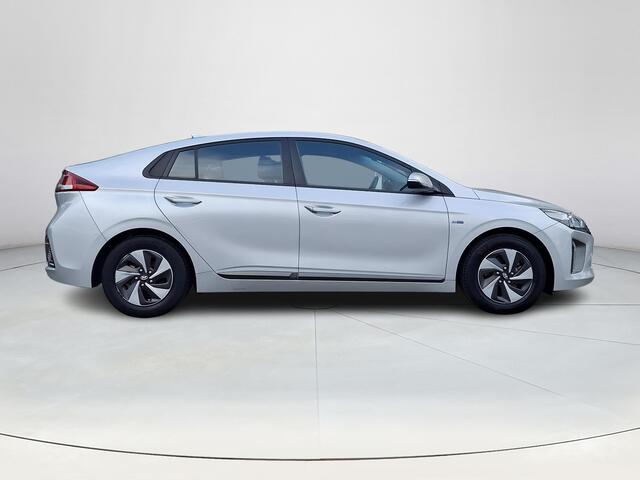 Hyundai IONIQ 1.6 GDi i-Motion | Trekhaak | Climate Control | Lichtmetalen velgen | Adaptief Cruise Control | Telefoonvoorbereiding |