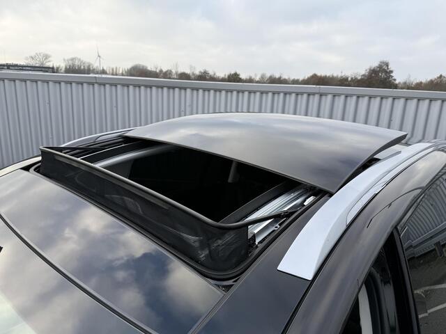 Hyundai IONIQ 9 Lounge AWD 7p. 110.3 kWh / Demo voordeel ¤8570,- Direct beschikbaar / Stoelmassage / Stoel- & Stuurverwarming / Stoelverkoeling Voor + Achter / glazen Schuif- & Kanteldak / 360 Camera /