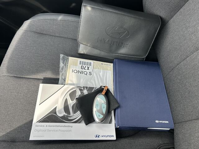 Hyundai IONIQ 5 Connect 84 kWh / Cruise Control Adaptief / Climate Control / Stoel en Stuurwiel verwarming voorzijde / Navigatie /