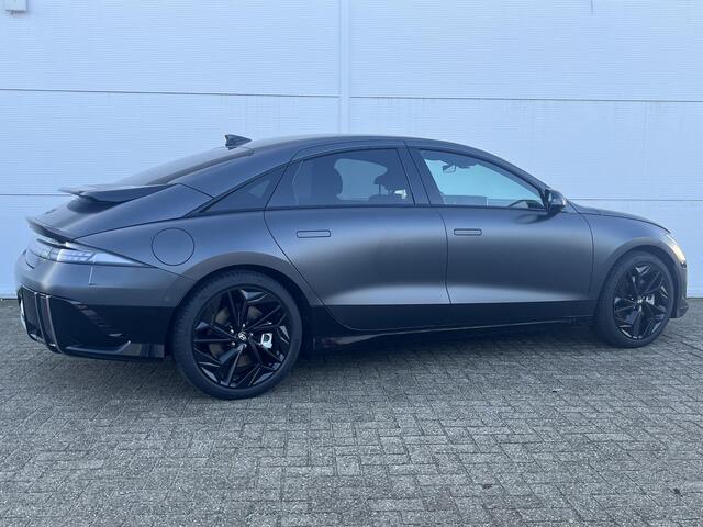 Hyundai IONIQ 6 Business 77.4 kWh / achterstoelen verwarmd / lichtmetalen velgen 20" / lederen/stof bekleding /
