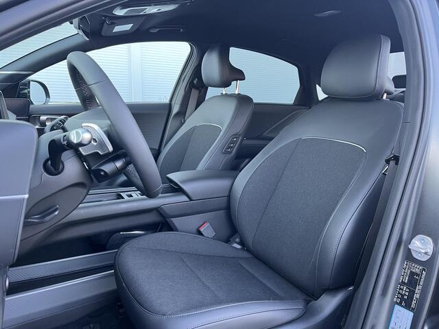 Hyundai IONIQ 6 Business 77.4 kWh / achterstoelen verwarmd / lichtmetalen velgen 20" / lederen/stof bekleding /