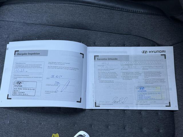 Hyundai IONIQ 5 Connect+ 73kWh / Fabrieksgarantie tot 11-2026 / Dealer Onderhouden / Camera / Elektr. Stoelen / Stoel & Stuurwiel Verwarming / Achterbank Verwarming / Apple Carplay & Android Auto /