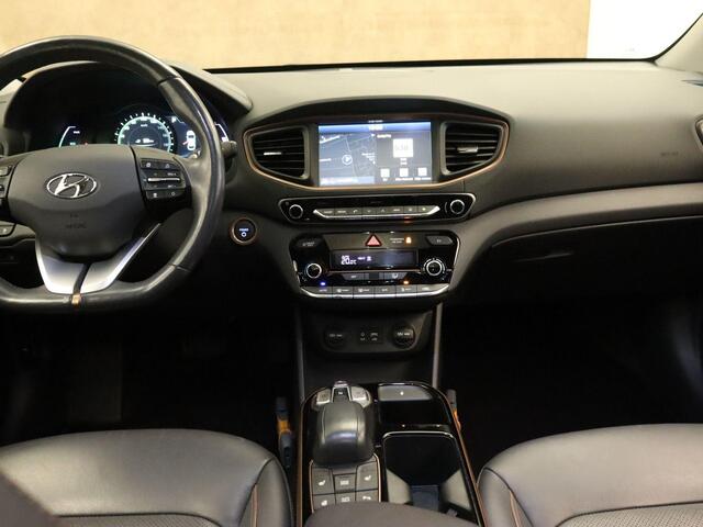 Hyundai IONIQ Premium EV SOH 89,5 % !!!- ORIGINEEL NEDERLANDSE AUTO - SCHUIF/KANTELDAK - PARKEERSENSOREN VOOR EN ACHTER - DODEHOEK DETECTIE - KEYLESS ENTRY & START - NAVIGATIE - STUUR EN STOEL VERWARMING