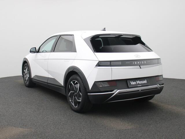 Hyundai IONIQ 5 77.4kWh Core 230Pk | Navigatie | Apple & Android Carplay | Trekhaak Afneembaar | Climate Control | Parkeersensoren Voor & Achter | Achteruitrijcamera | Stoelverwarming | Adaptieve Cruise Control |