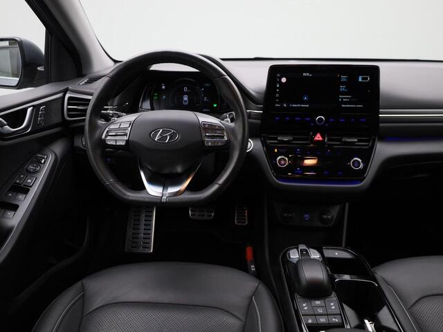 Hyundai IONIQ Premium EV 38 kWh |Climate Control / ECC | Licht metalen velgen 16 inch | Cruise control |Navigatie | Lederen bekleding zwart | Elektrisch verst. stoelen | Stoelverwarming | LED koplampen | Park Distance Control voor en achter | Achteruitrijcamera |