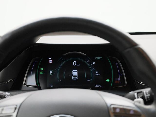 Hyundai IONIQ Premium EV 38 kWh |Climate Control / ECC | Licht metalen velgen 16 inch | Cruise control |Navigatie | Lederen bekleding zwart | Elektrisch verst. stoelen | Stoelverwarming | LED koplampen | Park Distance Control voor en achter | Achteruitrijcamera |