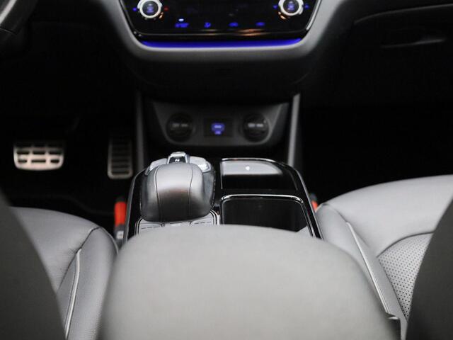 Hyundai IONIQ Premium EV 38 kWh |Climate Control / ECC | Licht metalen velgen 16 inch | Cruise control |Navigatie | Lederen bekleding zwart | Elektrisch verst. stoelen | Stoelverwarming | LED koplampen | Park Distance Control voor en achter | Achteruitrijcamera |