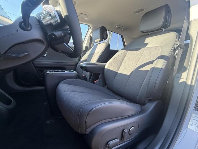 Hyundai IONIQ 5 Long Range Pure Edition 84 kWh | Apple Carplay/Android Auto | Adaptieve Cruise Control | Elektrische Stoel verstelling | Stoel / Stuurverwarming | Camera |Uit Voorrraad Leverbaar |