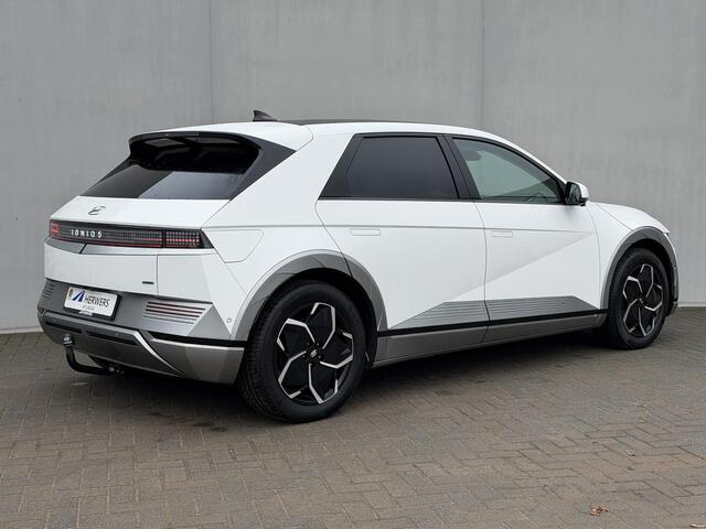 Hyundai IONIQ 5 Lounge AWD 77.4 kWh Automaat 325Pk / SOH 100% / Panoramadak / Dealer onderhouden / 1.600 kg Trekhaak / Fabrieksgarantie tot 2-2027 / 8 Jaar Batterij Garantie / Warmtepomp / ACC / HUD / 360 Camera / Elektr. Stoelen / Stoel Verwarming / Stoel Ventilatie /