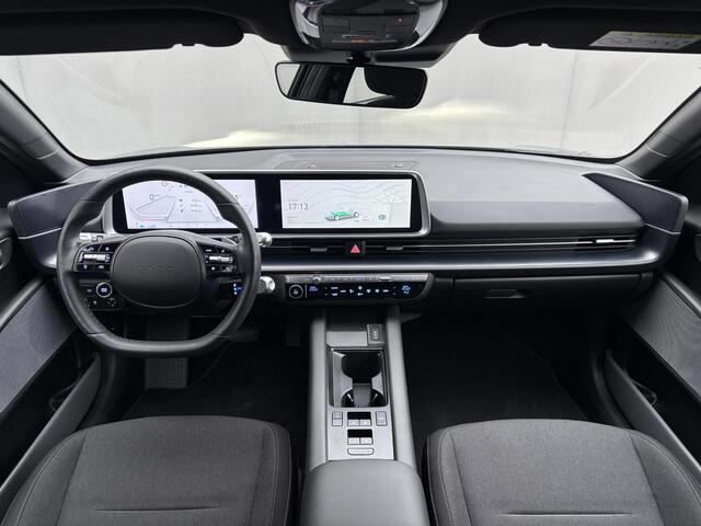 Hyundai IONIQ 6 Connect 77.4 kWh Automaat / Warmtepomp / SOH 100% / Fabrieksgarantie tot 1-2030 / 8 Jaar Batterij Garantie / Camera / 1.500 KG Trekgewicht / Adaptieve Cruise / Stoel, Stuur & achterbank Verwarming / Dodehoek / Apple carplay/Android auto /