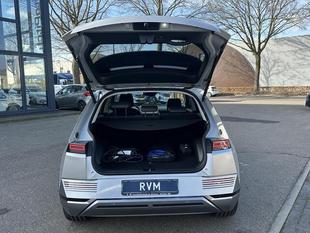 Hyundai IONIQ 5 Lounge 84 kWh SOH 100%| NIEUWE AUTO 45KM!!| VAN ¤60.000,- NU VOOR SLECHTS ¤45.877,- Uw LENTEVOORDEEL ¤14.123,-| ELEK. STOELEN MET MEMORY| WARMTEPOMP| BOSE AUDIO| HEAD-UP DISPLAY| STOELVERWARMING+ VENTILATIE| ACHTERBANK VERWARMD| SUPER COMPLEET!|
