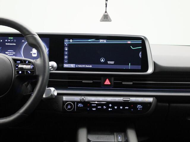 Hyundai IONIQ 6 77,4 kWh Balance | Verwarmd stuurwiel | Verwarmde achterbank | Zwarte binnenhemel | Geventileerde voorstoelen | Bestuurdersstoel met geheugen | Bose speakersysteem | Privacy glass | Head up display | Climate Control / ECC | Licht metalen velgen 19 inch 
