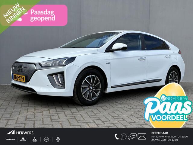 Hyundai IONIQ Premium EV 38 kWh Automaat / SOH 98,1% / Dealer onderhouden / Warmtepomp / Lederen bekleding / Stuur-/Stoel-/Achterbankverwarming / Stoelventilatie / Adaptieve Cruise Control / Achteruitrijcamera /