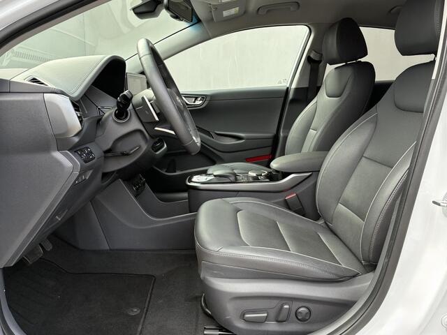 Hyundai IONIQ Premium EV 38 kWh Automaat / SOH 98,1% / Dealer onderhouden / Warmtepomp / Lederen bekleding / Stuur-/Stoel-/Achterbankverwarming / Stoelventilatie / Adaptieve Cruise Control / Achteruitrijcamera /