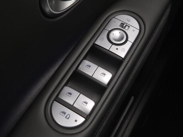 Hyundai IONIQ 5 Lounge 77.4 kWh Automaat / Fabrieksgarantie tot 12-2027 / Dealer onderhouden / Trekhaak afneembaar / Accu SOH 100% / CCS snellader / Trekgewicht 1600 kg / Bose Audio Systeem / WLTP bereik 476 km bereik stad 687 km / Elektrische achterklep / Stuur- Stoel