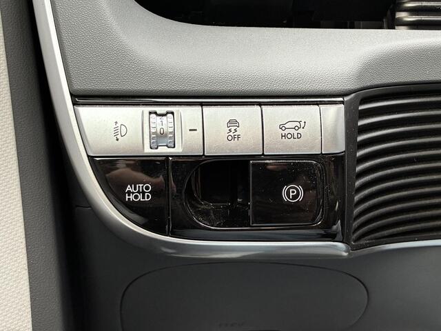 Hyundai IONIQ 5 Connect 73kWh Automaat / Fabrieksgarantie t/m 12-2026 / SOH 100% / Dealer onderhouden / Warmtepomp / Apple Carplay/Android auto / Stoel-/Stuurverwarming / Adaptieve Cruise Control / Navigatie / Elektrische Achterklep / 20" Lounge LM wielen /