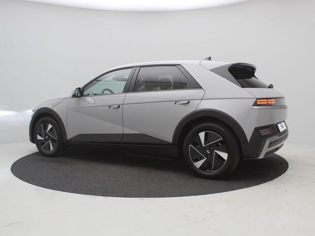 Hyundai IONIQ 5 Pure Edition 84 kWh / Nieuw direct leverbaar / 3-fase / Navigatie / Perkeersensoren / 100% SoH / 5 jaar Fabrieksgarantie / 8 Jaar accu garantie /
