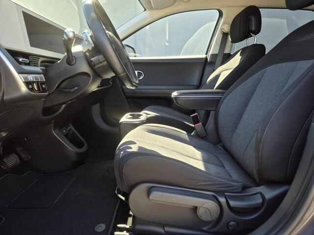 Hyundai IONIQ 5 Style 58 kWh / SOH 100% / Dealer onderhouden / 8 jaar Batterijgarantie / Fabrieksgarantie tot 02-2027 / CCS snellader / WLTP bereik 384 km bereik stad 587 km / Achteruitrijcamera / Stuur- & Stoelverwarming / Adaptief cruise control / Apple Carplay Andro