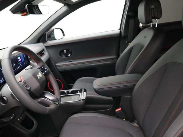 Hyundai IONIQ 5 N Line Business 84 kWh / Voorraad auto / Snel leverbaar / Navigatie / Apple Carplay/Android Auto / Stoel verwarming voor en achter / Adaptive Cruise Control /