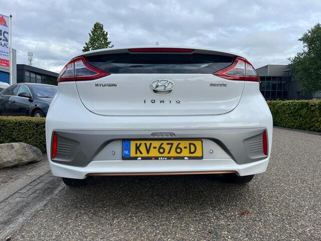 Hyundai IONIQ Comfort EV | Adap. Cruise Control | Carplay | Camera | Infinity geluidsysteem | Elek. Verstelbare Spiegels