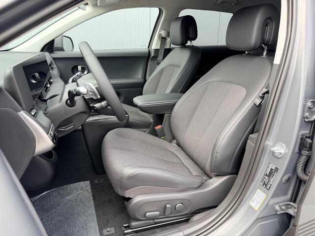 Hyundai IONIQ 5 Standard Range Pure Edition 63 kWh / Stoelverwarming Voor + Achter / Stuurverwarming / BOSE Audio / Achteruitrijcamera / Elek. Achterklep / LED Verlichting /