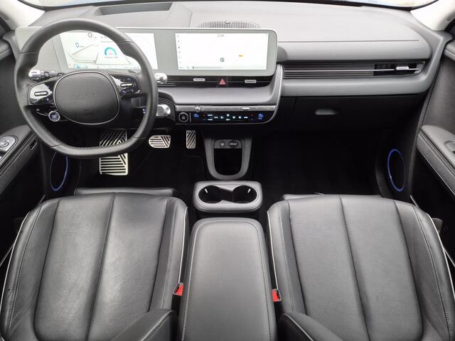 Hyundai IONIQ 5 Lounge 77.4 kWh / SOH 100% / Fabrieksgarantie tot 12-2027 / 8 jaar Batterijgarantie vanaf nieuw / Relax Pakket / Dealer onderhouden / CCS snelladen / Trekgewicht 1600 kg / Warmtepomp / Head Up Display / Elektrische achterklep / Rondomzicht camera / Stu