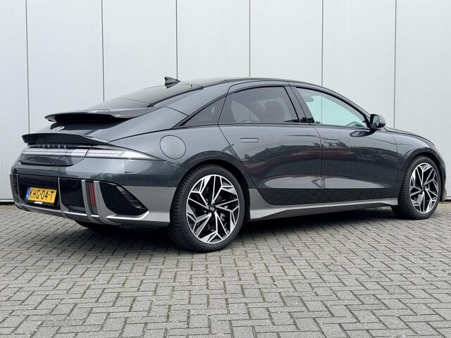 Hyundai IONIQ 6 Connect 77.4 kWh / SOH 100% / Fabrieksgarantie tot 11-2028 / Wit Leder / 20 Inch All Season / Stoelverkoeling / Stoelverwarming Voor + Achter / Stuurverwarming / Elek. Bedienbare Bestuurdersstoel /