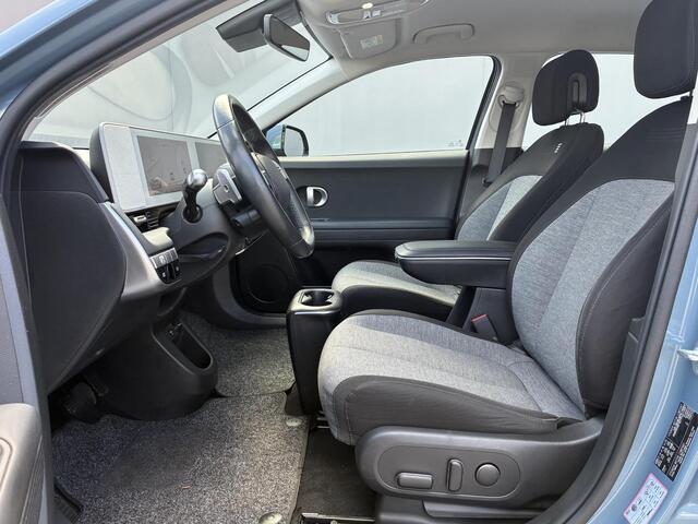 Hyundai IONIQ 5 Connect 77.4 kWh / Fabrieksgarantie t/m 11-2028 / SOH 98,9% / Afneembare Trekhaak / Warmtepomp / Stoel-/Stuurverwarming / All-Season Banden /
