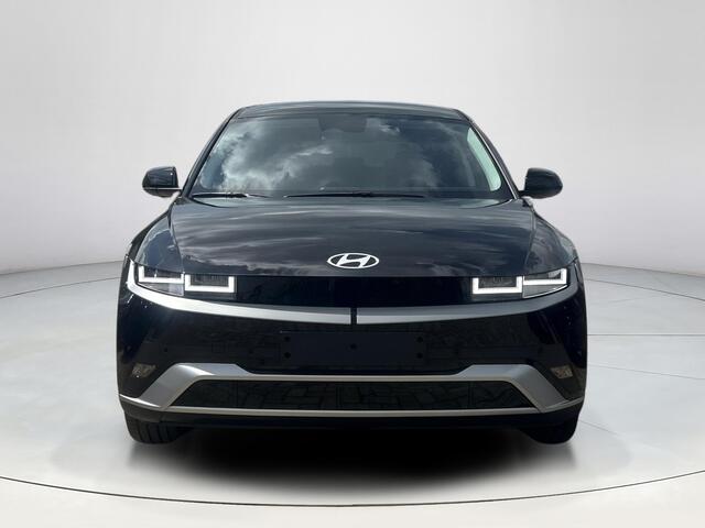 Hyundai IONIQ 5 Long Range Pure Edition 84 kWh | Uit voorraad leverbaar! | Apple Carplay/Android Auto | Adaptieve Cruise Control | Elektrische Stoel verstelling | Stoel / Stuurverwarming | Achteruitrijcamera